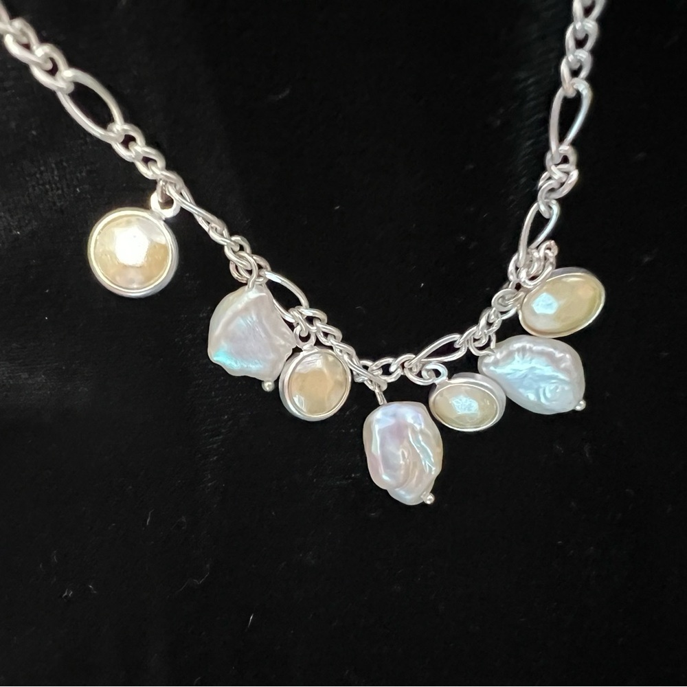 Lucky Brand 20” silver tone Figaro link faux pearl necklace Boho/beachy vibes